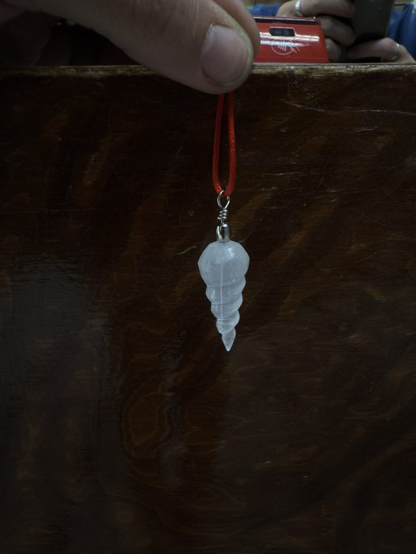 Colgante de selenita en forma de espiral - Imagen 2