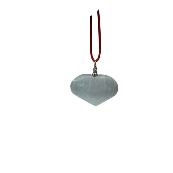 Colgante de selenita en forma de corazón